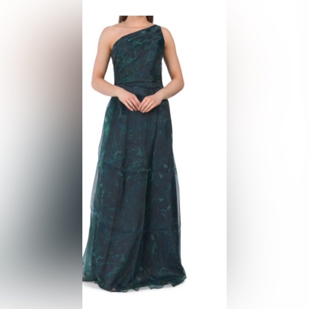 NWT Rene Ruiz Collection Gown